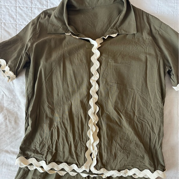 Amazon Scallop Short Set - Picture 2 of 4